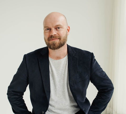 authors/iain-s-thomas